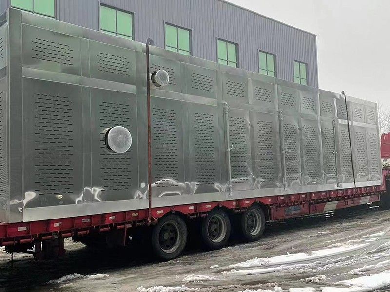 蘭鷹環(huán)?？萍加邢薰景l(fā)貨現場